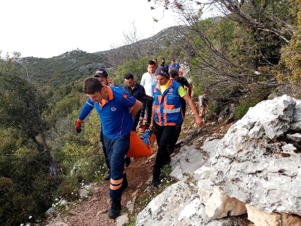 Babadağʹda yamaç paraşütü yapan ABDʹli turist, kayalıklara düşerek öldü