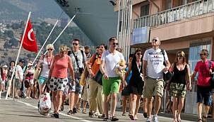 Türkiye'ye turist olarak gelip 'ev'leniyorlar