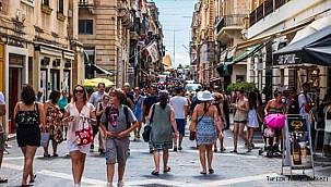 Ülkenin Turizm Bakanı açıkladı! Gelen yabancı turiste 200 Euro verilecek