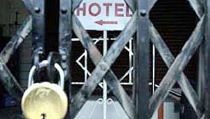 Kentteki 15 otel fuhuştan kapatıldı!