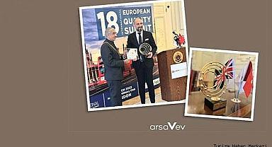 Hacizli oteli 9 bin kişiye satmaya çalışan Bülent Öztürk'e üstün başarı ödülü haberine erişim engeli!