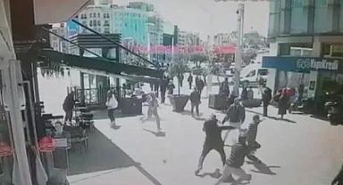 Turist kadın Taksim Meydanı'nda kabusu yaşadı!