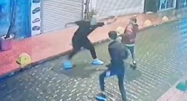 İstanbul'un göbeğinde turiste pala ile saldırdılar!