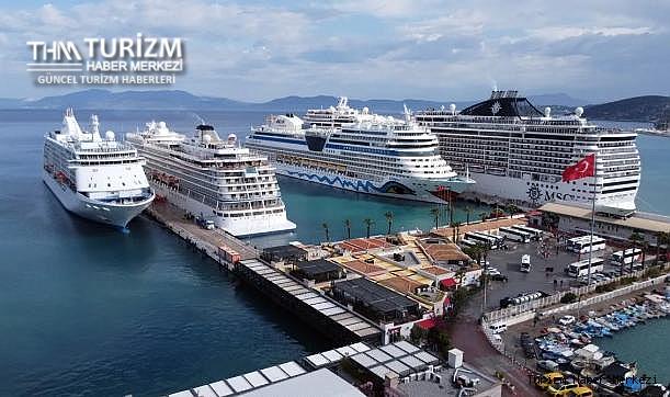 Kuşadası'nda kruvaziyer bereketi! İşte aynı anda gelen 4 gemideki turist sayısı