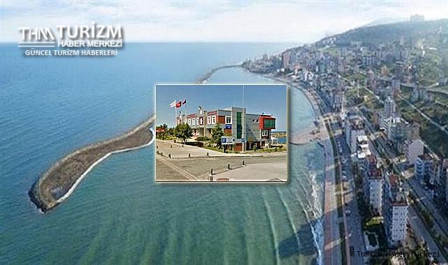 Belediye üzerinde itfaiye merkezi de olan denize sıfır mahkemelik turizm alanını satıyor!