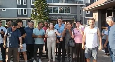 Maaşları ödenmeyen Alanya'daki otelin personeli oturma eylemi başlattı!