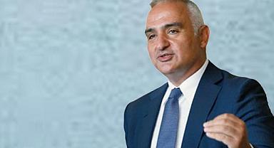Bakan Ersoy'dan 2023 yılı turist sayısı ve turizm geliri ile ilgili önemli açıklama