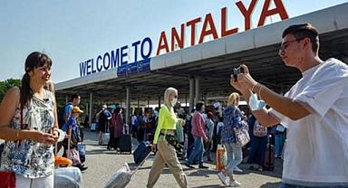 Antalya'da turist sayısında 2023 yılında tüm zamanların rekoru kırıldı!