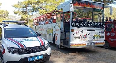 Böyle seyahat acentası olmaz olsun! Ehliyetine el konulan şoför ile safari yaptırmış
