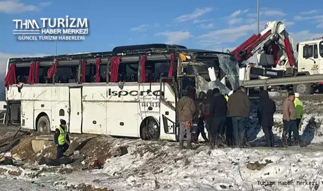 Afyonkarahisar'da feci kaza: Isparta Turizm'e ait otobüs şarampole devrildi!