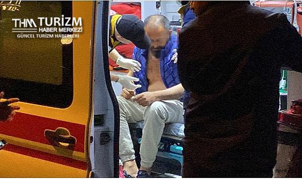 Otelin ortasında kendini bıçakladı!