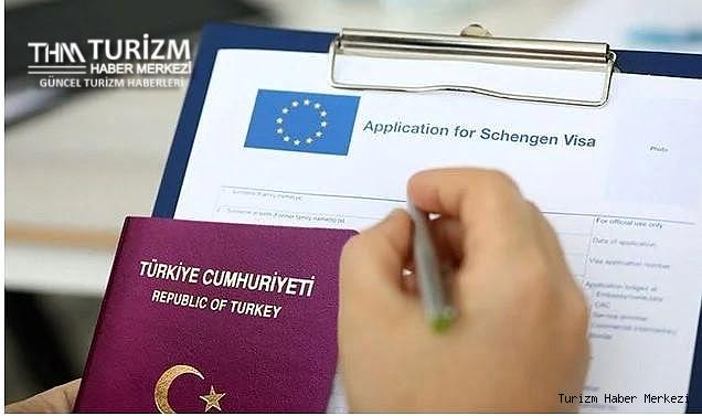 AB'den Türk vatandaşlarına aşamalı vize kararı!