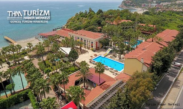 Club Tropical Beach Hotel'de maaş ve sigorta skandalı! Çalışanlar eylem yaptı