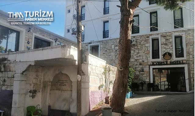 Sit alanındaki kaçak otele işlem yapmayan Foça Belediye Başkanı ve çalışanları hakkında flaş karar!