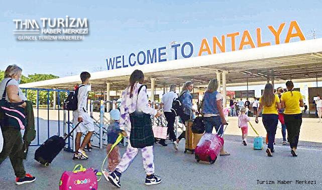 Antalya turizminde yeni rekor! Bakan Ersoy duyurdu
