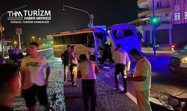 Tur midibüsü ile 2 otel servisi çarpıştı! Ortalık savaş alanına döndü