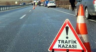 Otel servisi ile motosiklet çarpıştı