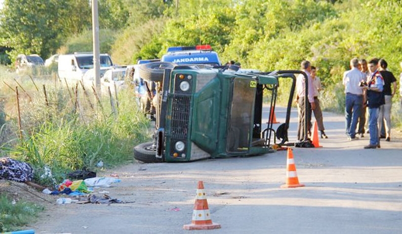 Antalyaʹda Çek turistleri taşıyan safari minibüsü kaza yaptı!