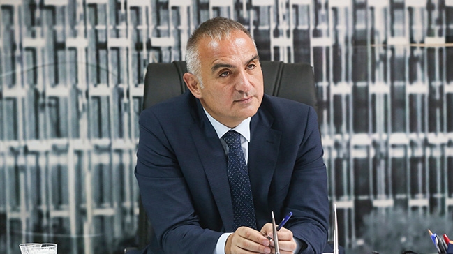 Bakan Ersoyʹdan Ayşen Gruda için taziye mesajı