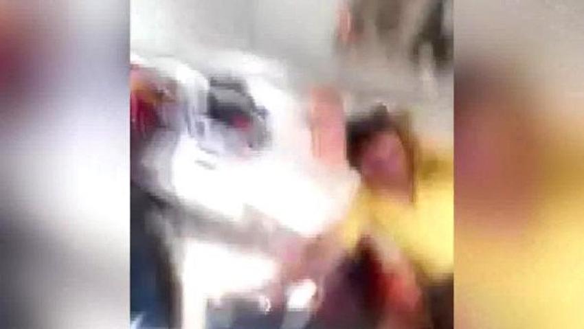 Türbülansa giren uçakta hostes uçağın tavanına çarptı!