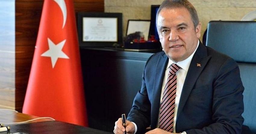 Başkan Böcek: ''Gelirlerimiz yetersiz, Antalya'ya gelen turistlerden ayak bastı parası alınmalı''