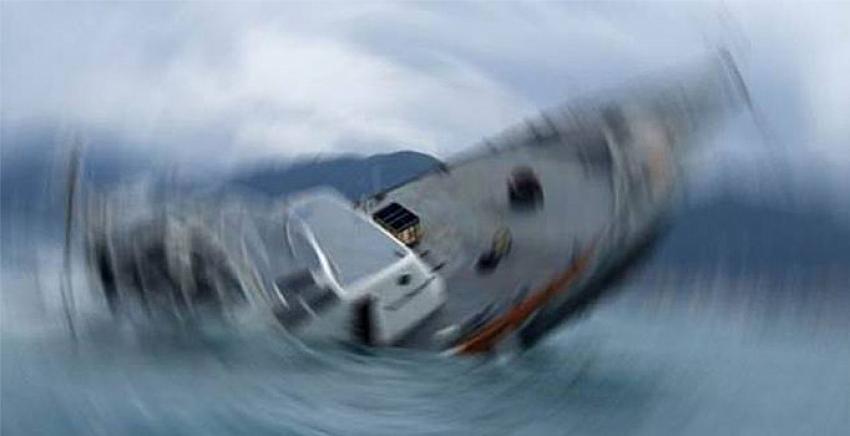 Çanakkale'de feci kaza! 10 yolcusuyla gezi teknesi battı