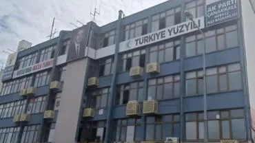 Çanakkale'nin merkezindeki Vakıflar İş Hanı otele dönüşüyor!